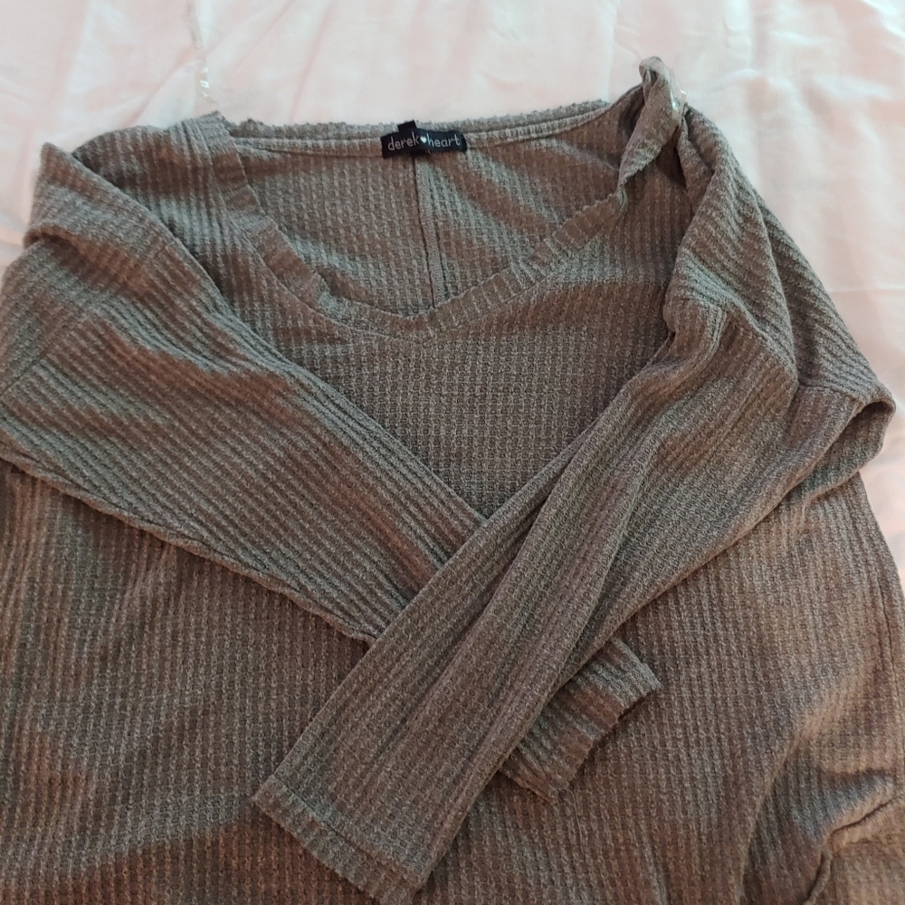 V- neck long sleeve